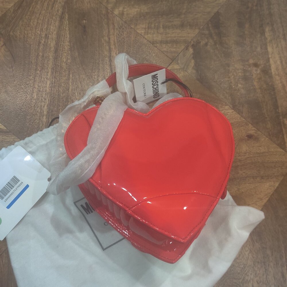 Moschino inflatable heart bag New $1895.00 - Picture 3 of 4